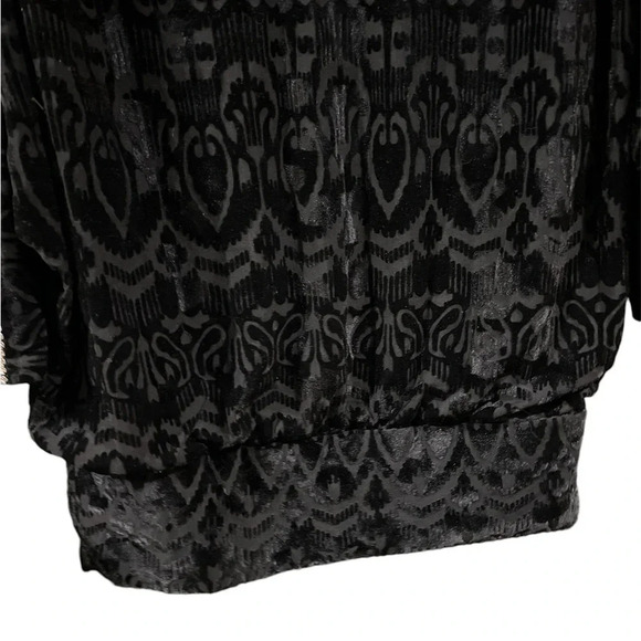 Frank Lyman Black open sleeve with crystals velour dress top, size 6 - Picture 7 of 8